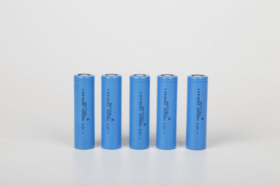 Αναφορτιζόμενο 3.2V Lifepo4 μπαταρία Τύπος AAA 14500 18500 18650 3.7v μπαταρία ιόντων λιθρίου